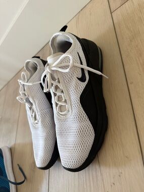 Nike air White and Black Breathable Mesh Runners